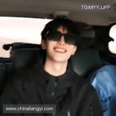 邹朵千
